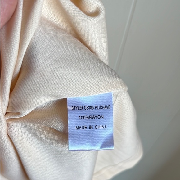 NWT Jodifl Women’s Cream Boho Cottage Core Maxi Ruffle Smocked Dress Sz 2X - Picture 8 of 16